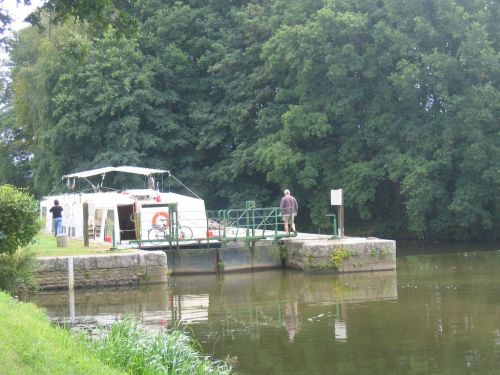 and finally get the top gates closed again.