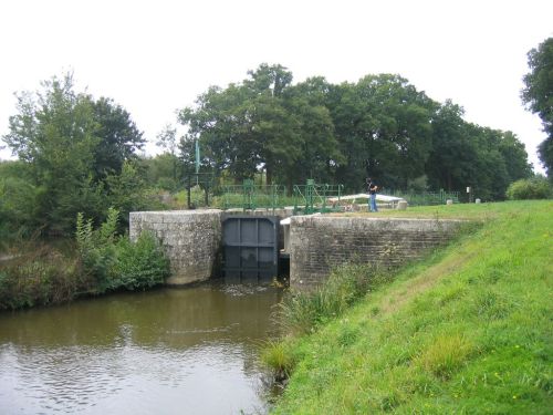 so again the lock-keeper has to open the gates herself